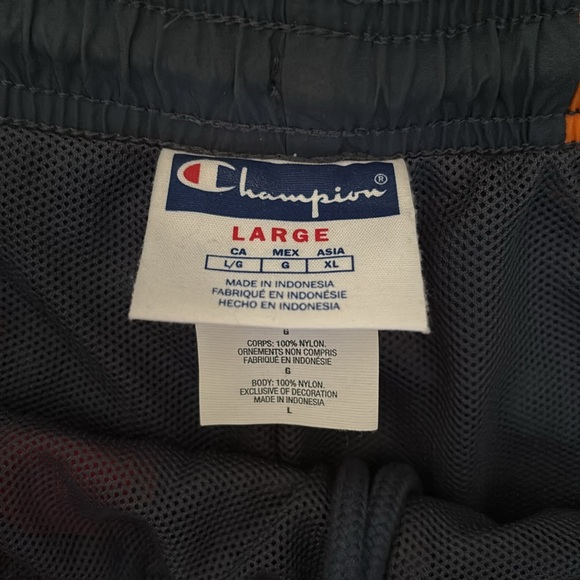 Champion Shorts - Picture 3 of 4